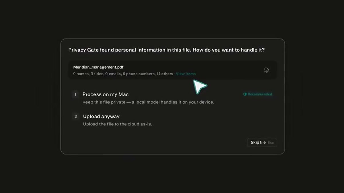 개인정보를 발견한 Privacy Gate가 파일을 맥에서 로컬 처리할지, 클라우드에 그대로 올릴지 선택하게 하는 Perplexity Computer 화면